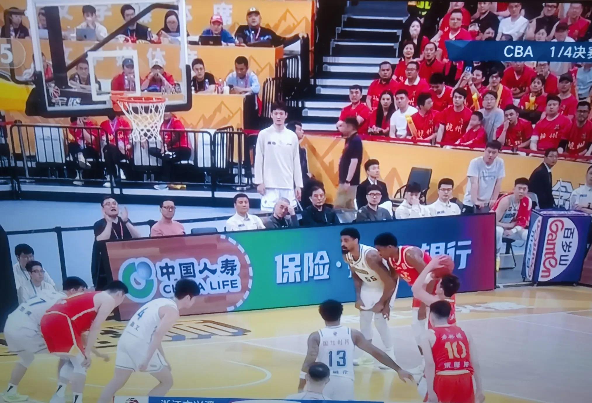 CBA季后赛赛程吃紧，巴黎圣日耳曼今晚造点机会，话题不断，临场指挥获称赞的简单介绍
