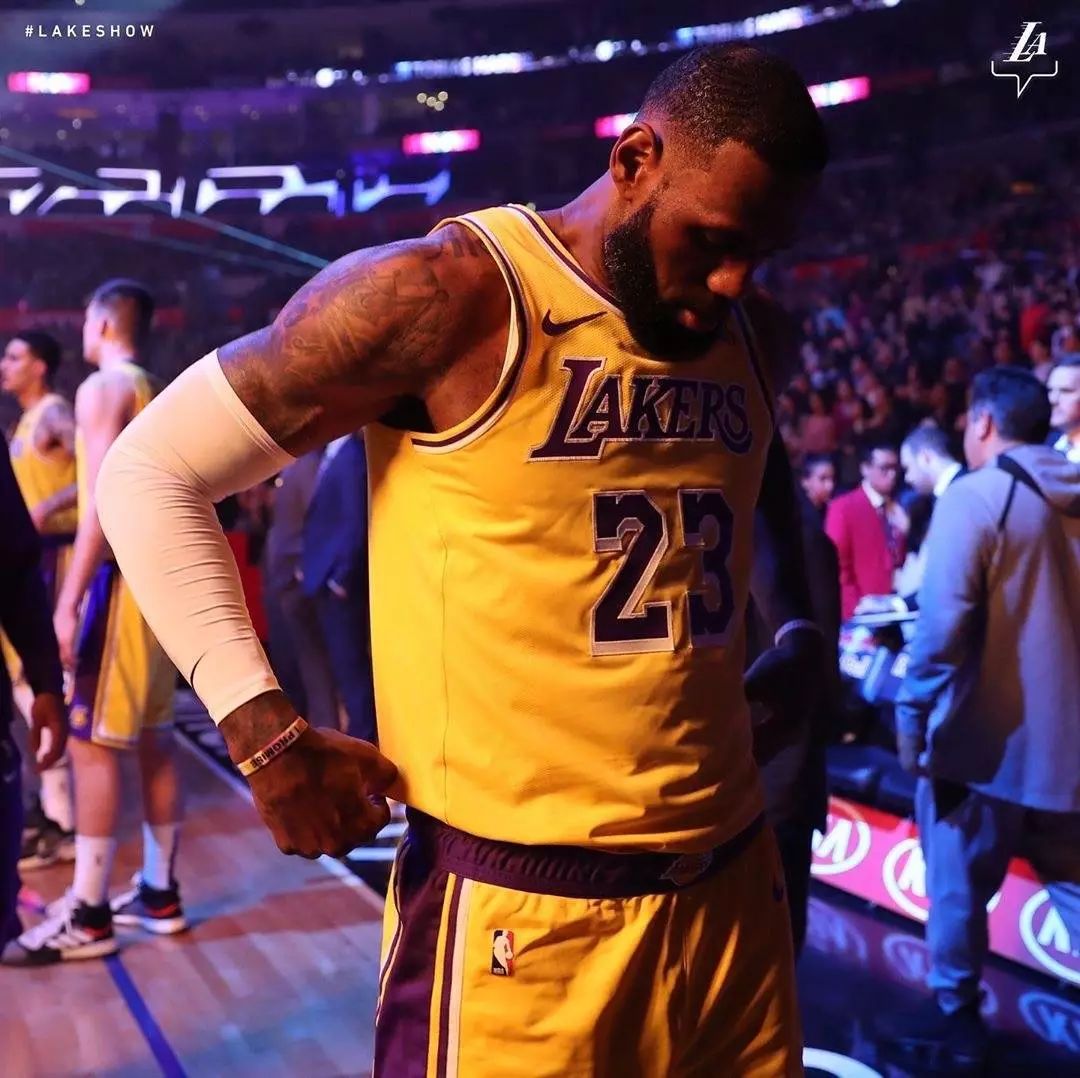 乐鱼体育APP-里昂发布备战花絮；冲刺阶段绝杀压哨；全明星赛任务艰巨；团队化学反应显著-乐鱼体育APP